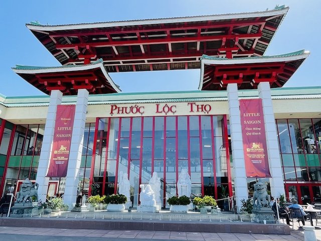 Asian Garden Mall entrance in Westminster California